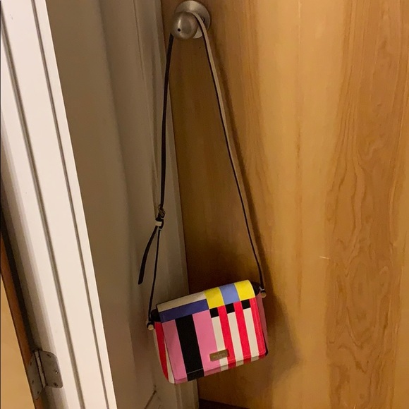 Kate spade handbag (ever so slightly worn)! - Picture 2 of 4